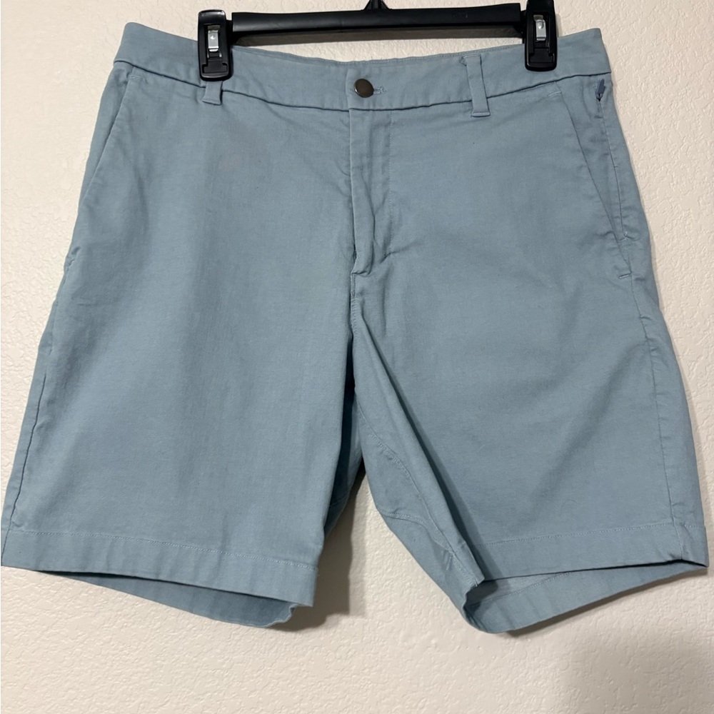 Men’s Lululemon Commission Shorts Size 31 Blue Gray Classic Flat Front. Zip Pock